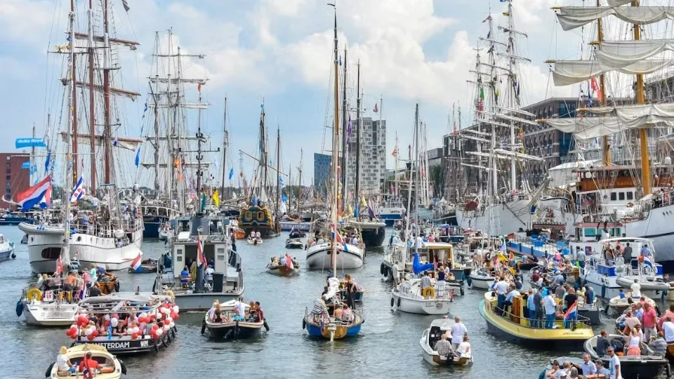 SAIL Amsterdam 2025: Saloon Boat Tour - Image 1